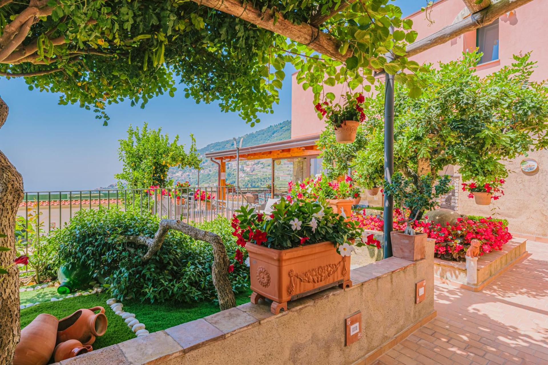 B&B Il Cortile Ravello Bagian luar foto